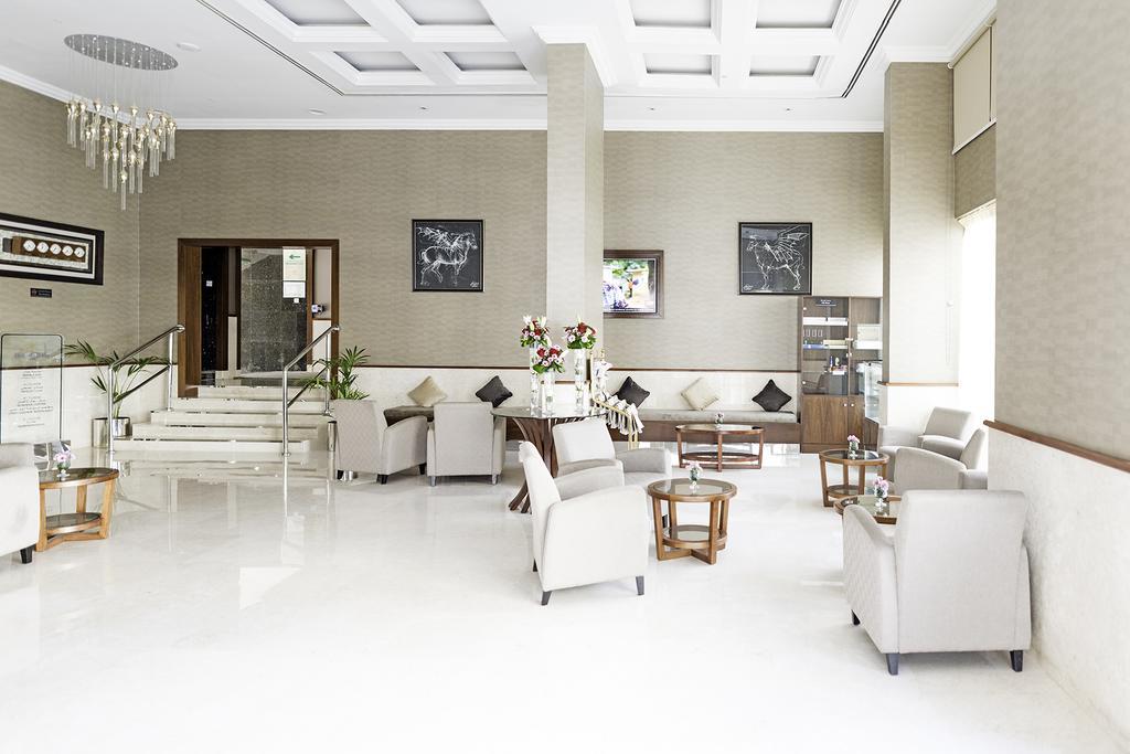 Emirates Plaza Hotel Abu Dhabi Bagian luar foto